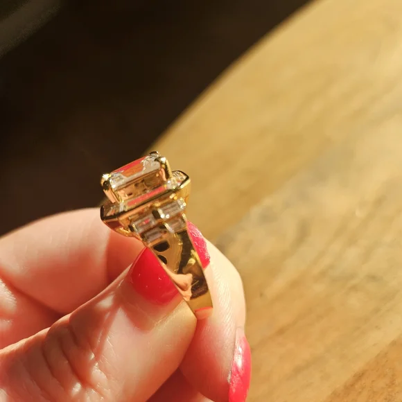 Elegant Gold and Silver Women's Ring - Picture 11 of 14